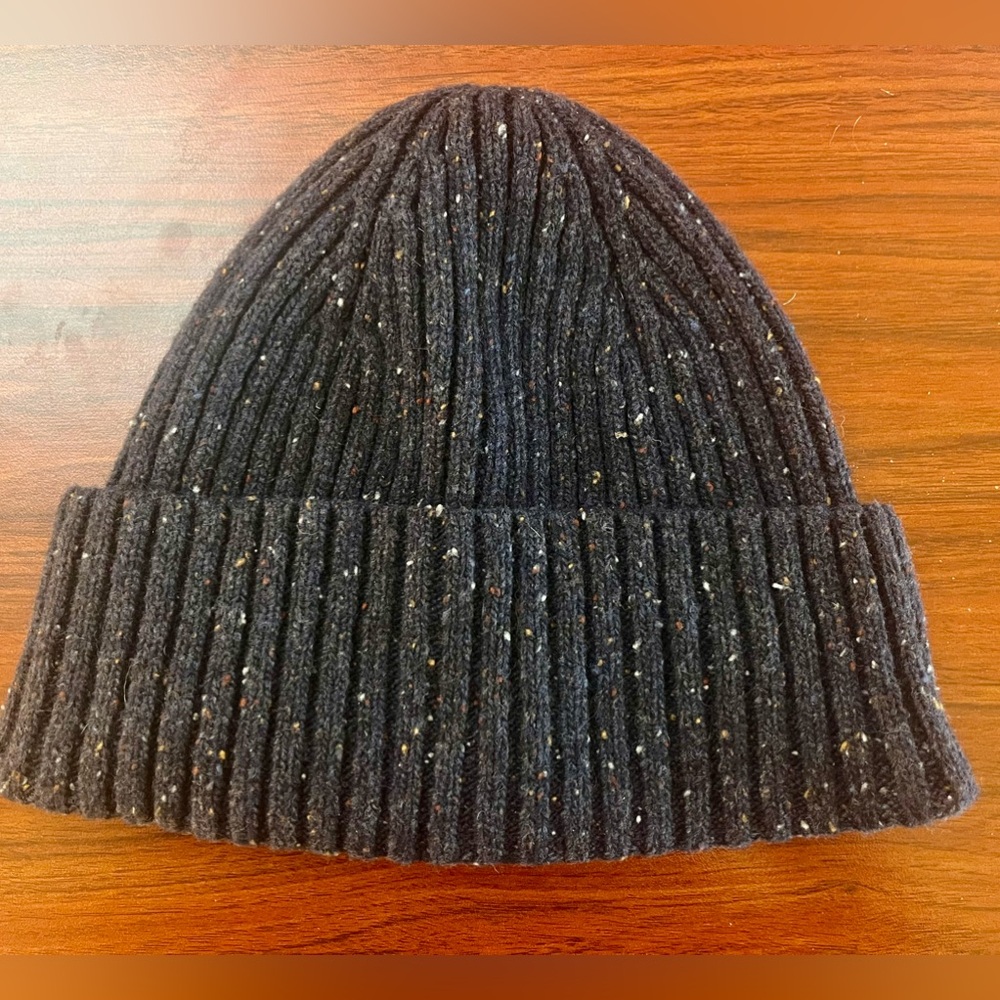 Mens Wool hat in donegal fleck heathered blue.